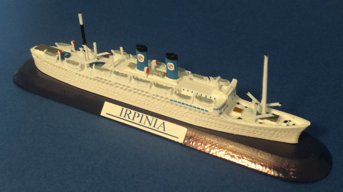 Nave IRPINIA , proposte nelle versioni , anni 50 con 2 ciminiere e anni 70 con una sola ciminiera ,  Ex. Campana SIOSA line FRATELLI GRIMALDI model ship 1 1250
