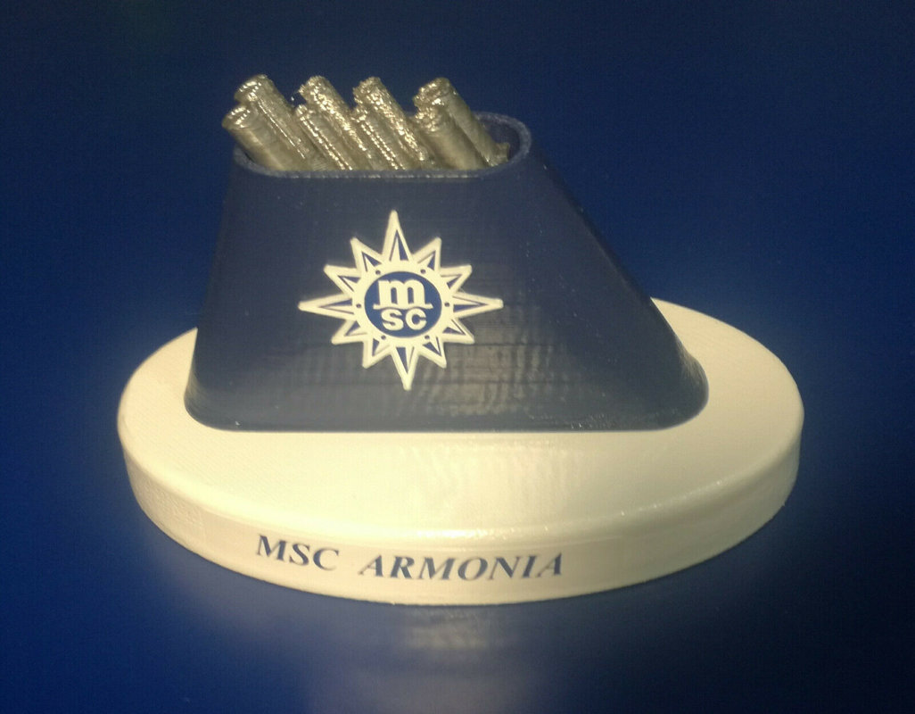 MSC ARMONIA e MSC SINFONIA modello ciminiera scala 1 300 MSC CROCIERE 